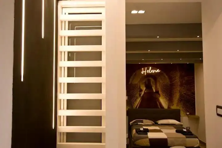 Suite Napoli Sotterranea Con Jacuzzi 0*, Naples